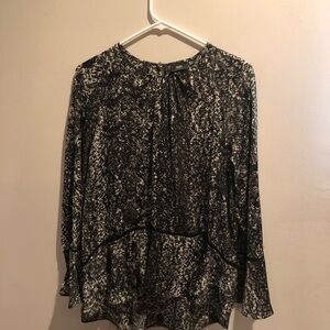 Med Mossimo brand long sleeve blouse